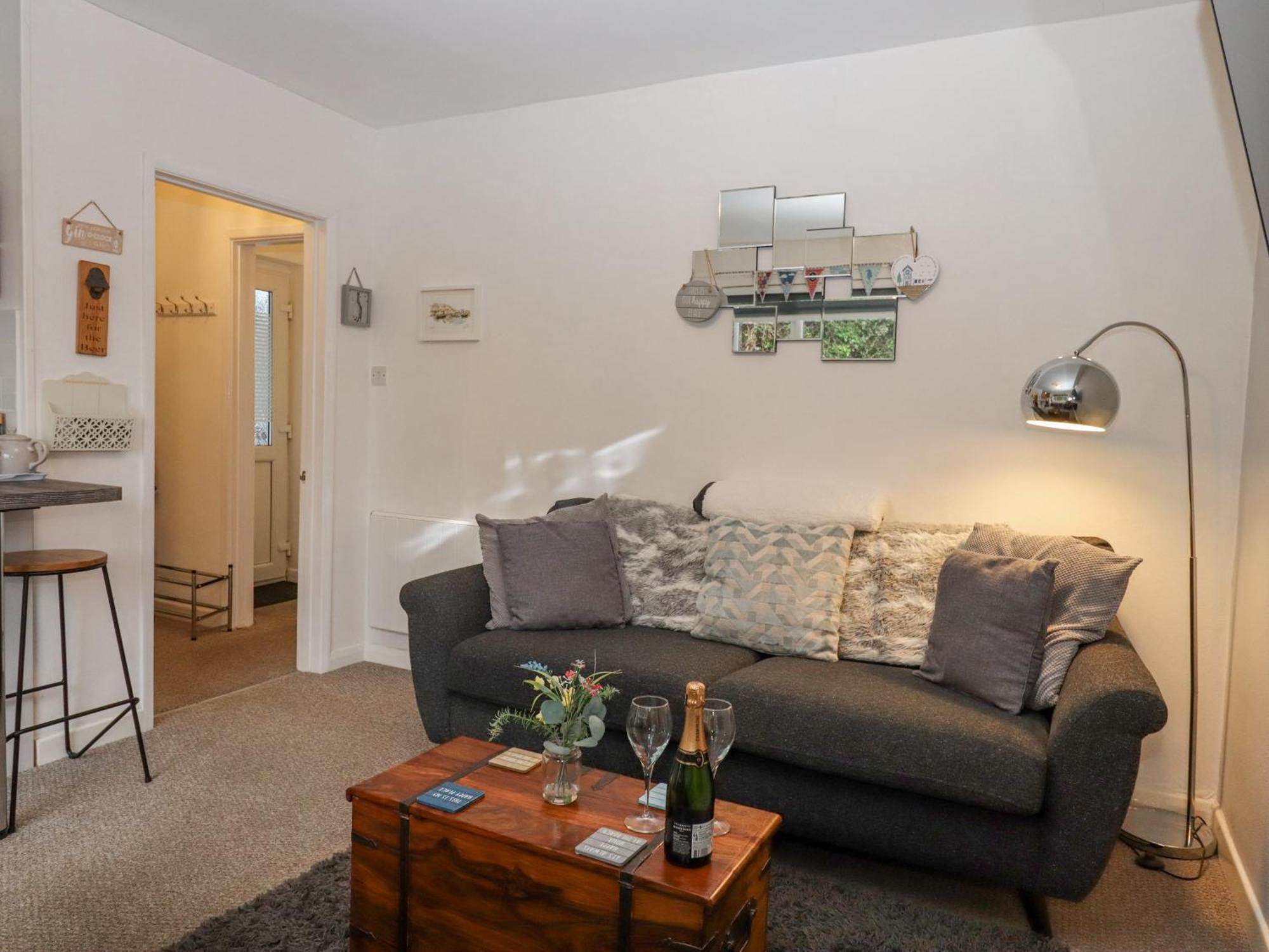 3 Dolphin Court Apartment Brixham Exterior photo